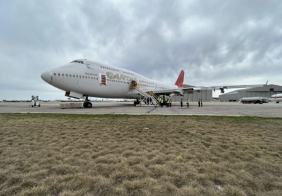 Qantas Boeing 747 VH-OEJ Wunala